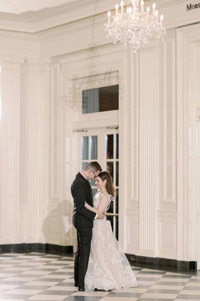 couple's first dance during chicago history museum wedding