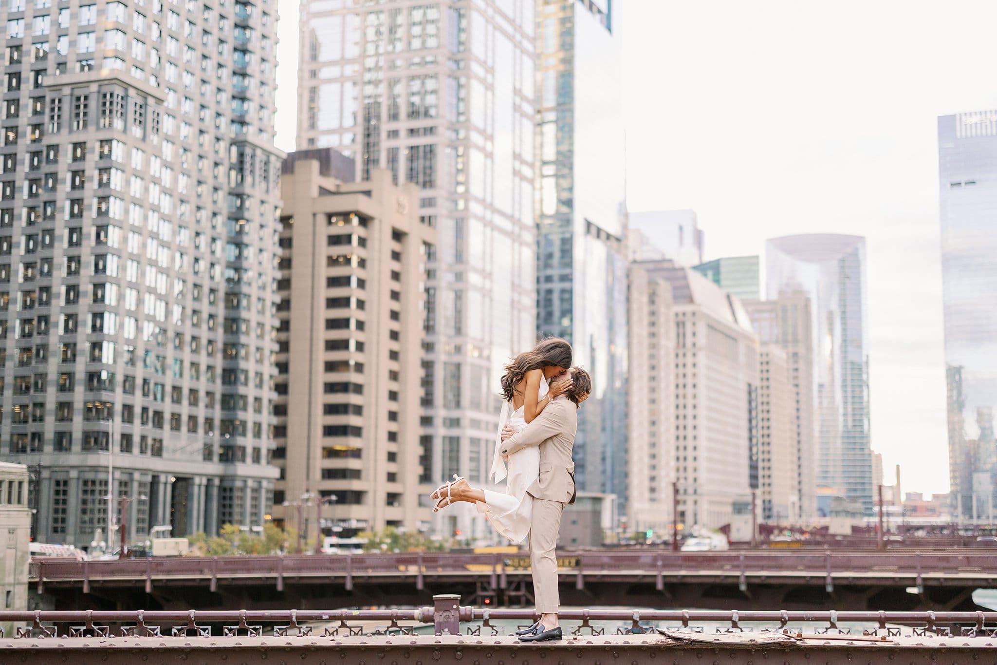 chicago engagement photos on bridge