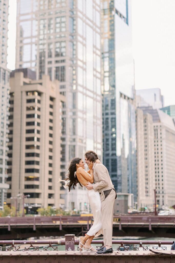 chicago engagement photos on bridge
