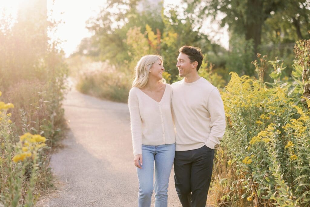 Lincoln Park Chicago Engagement Photos