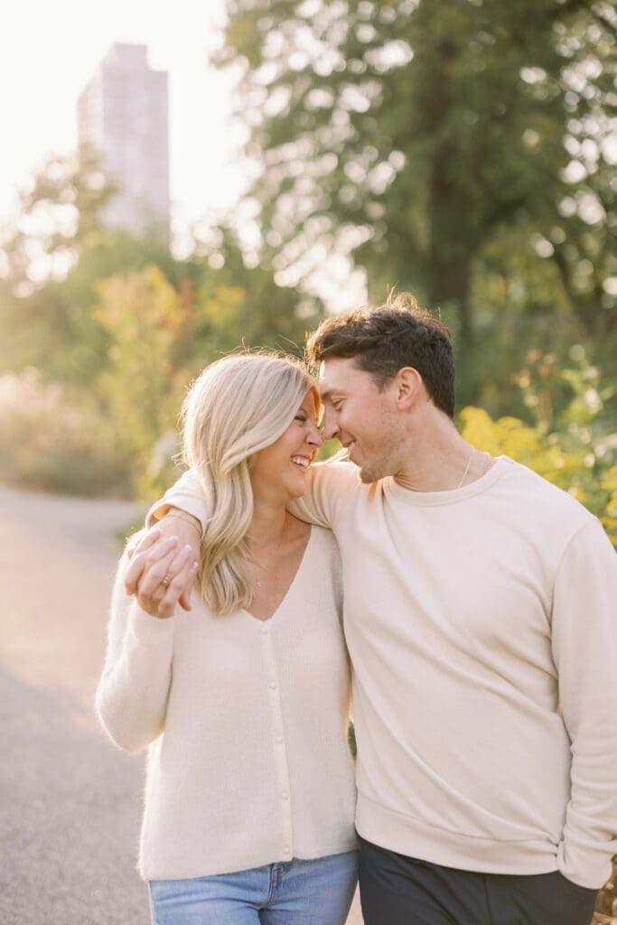 Lincoln Park Chicago Engagement Photos